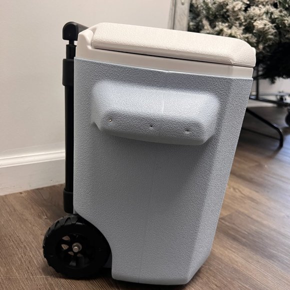 Coleman 16-Quart Performance Cooler with Wheels - Picture 3 of 4